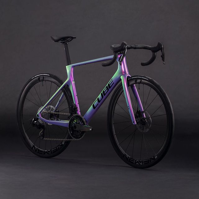 CUBE Agree C:62 SLX maantiepyörä